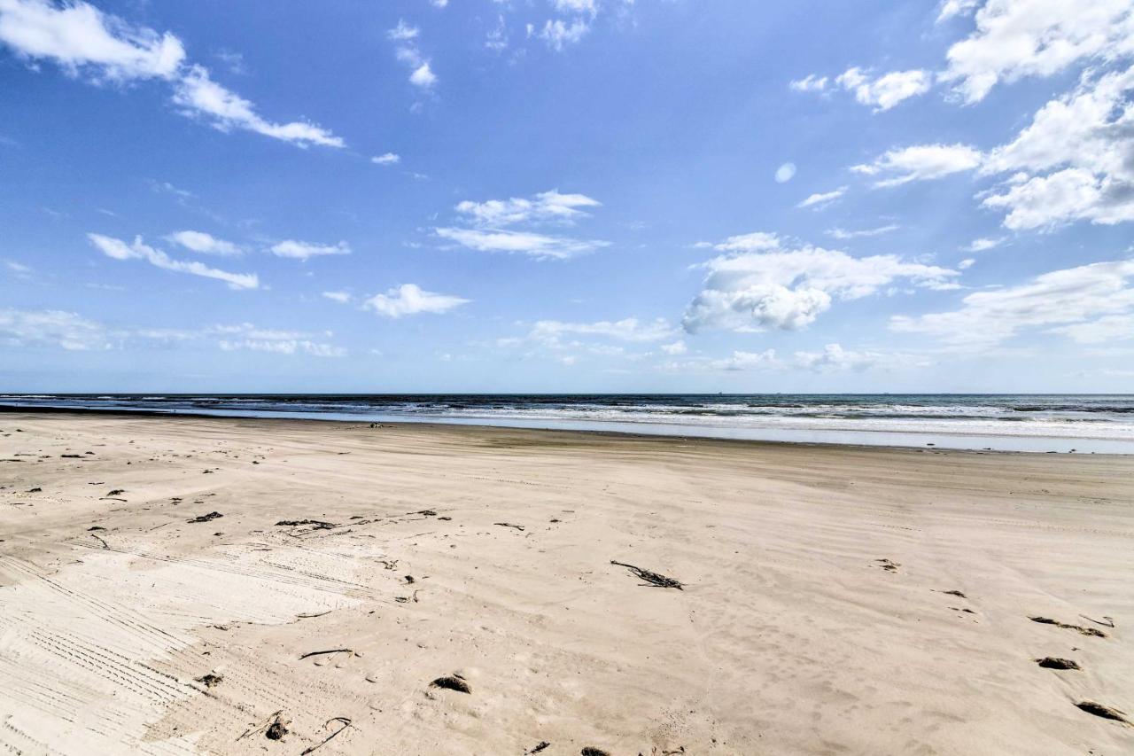 Surfside Beach Retreat With Deck And Ocean Views 外观 照片