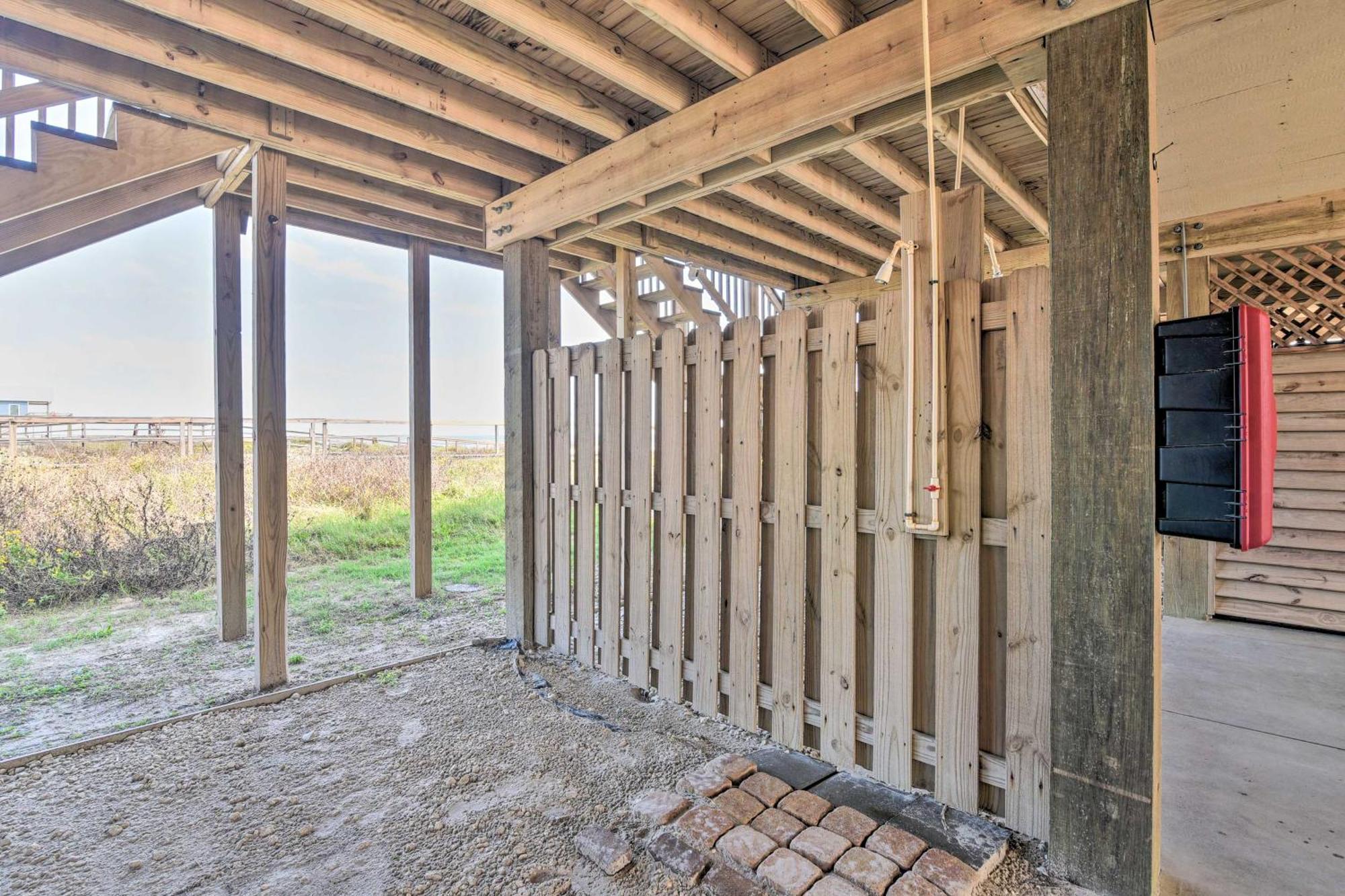 Surfside Beach Retreat With Deck And Ocean Views 外观 照片