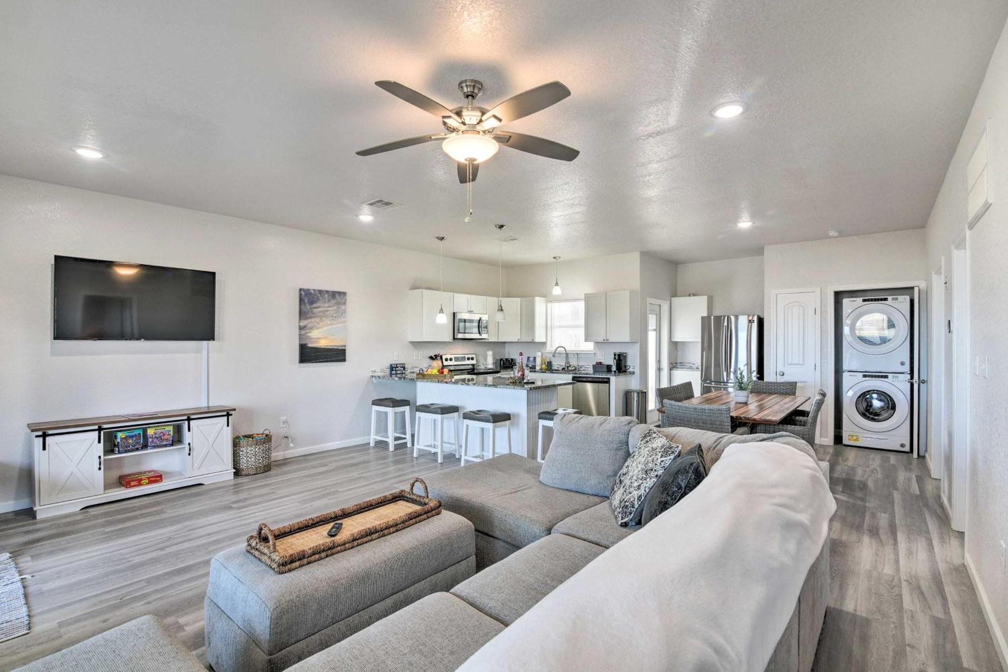 Surfside Beach Retreat With Deck And Ocean Views 外观 照片